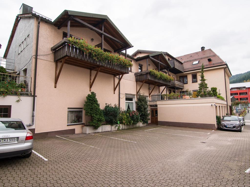 Hotel Restaurant Alte Linde Bad Wildbad Exterior photo