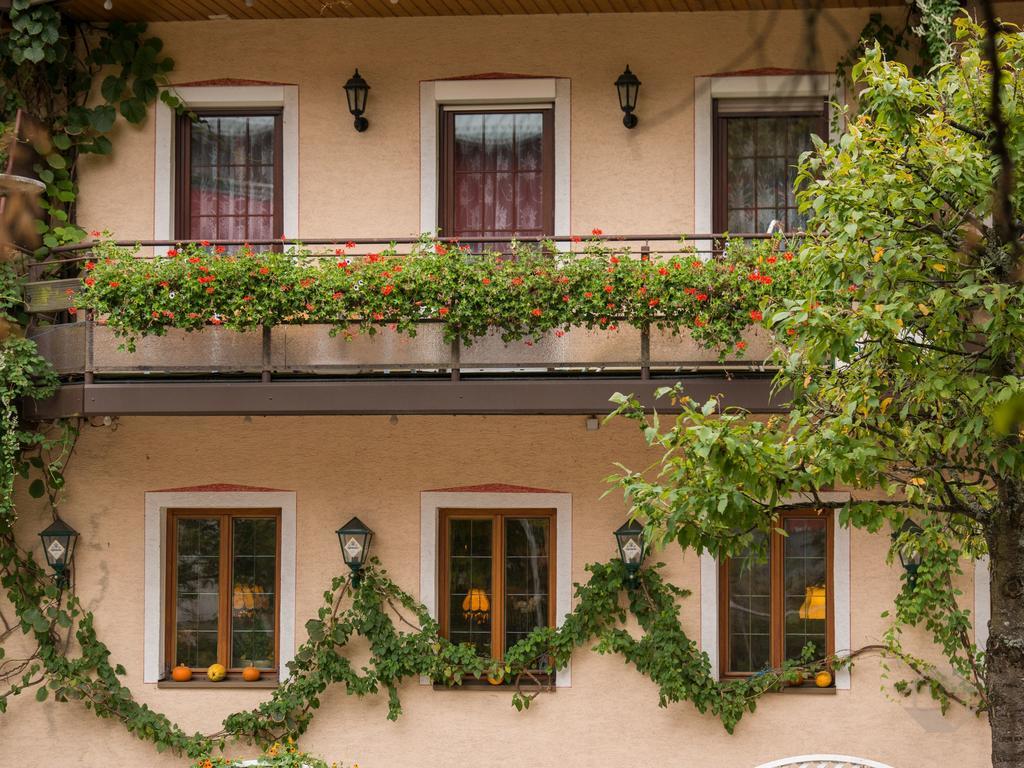 Hotel Restaurant Alte Linde Bad Wildbad Exterior photo