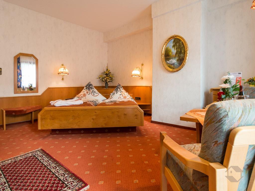 Hotel Restaurant Alte Linde Bad Wildbad Exterior photo