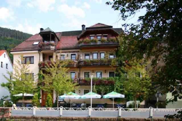Hotel Restaurant Alte Linde Bad Wildbad Exterior photo